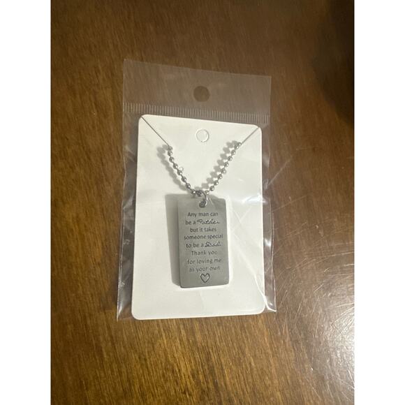 Step Dads pendant necklace in a dog tag style silver tone thank you message NWT - Picture 5 of 5